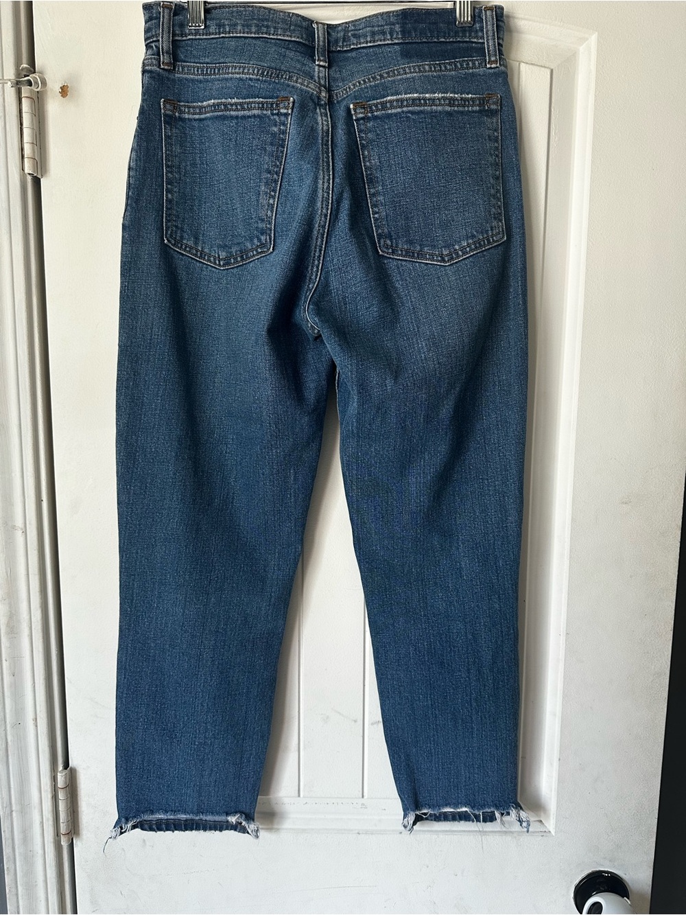 Abercrombie & Fitch The Mom High Rise Distressed Jeans - 28/6s - Picture 3 of 5